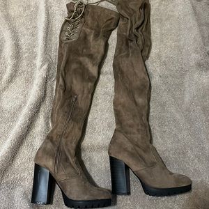 KNEE HIGH BEIGE BOOTS